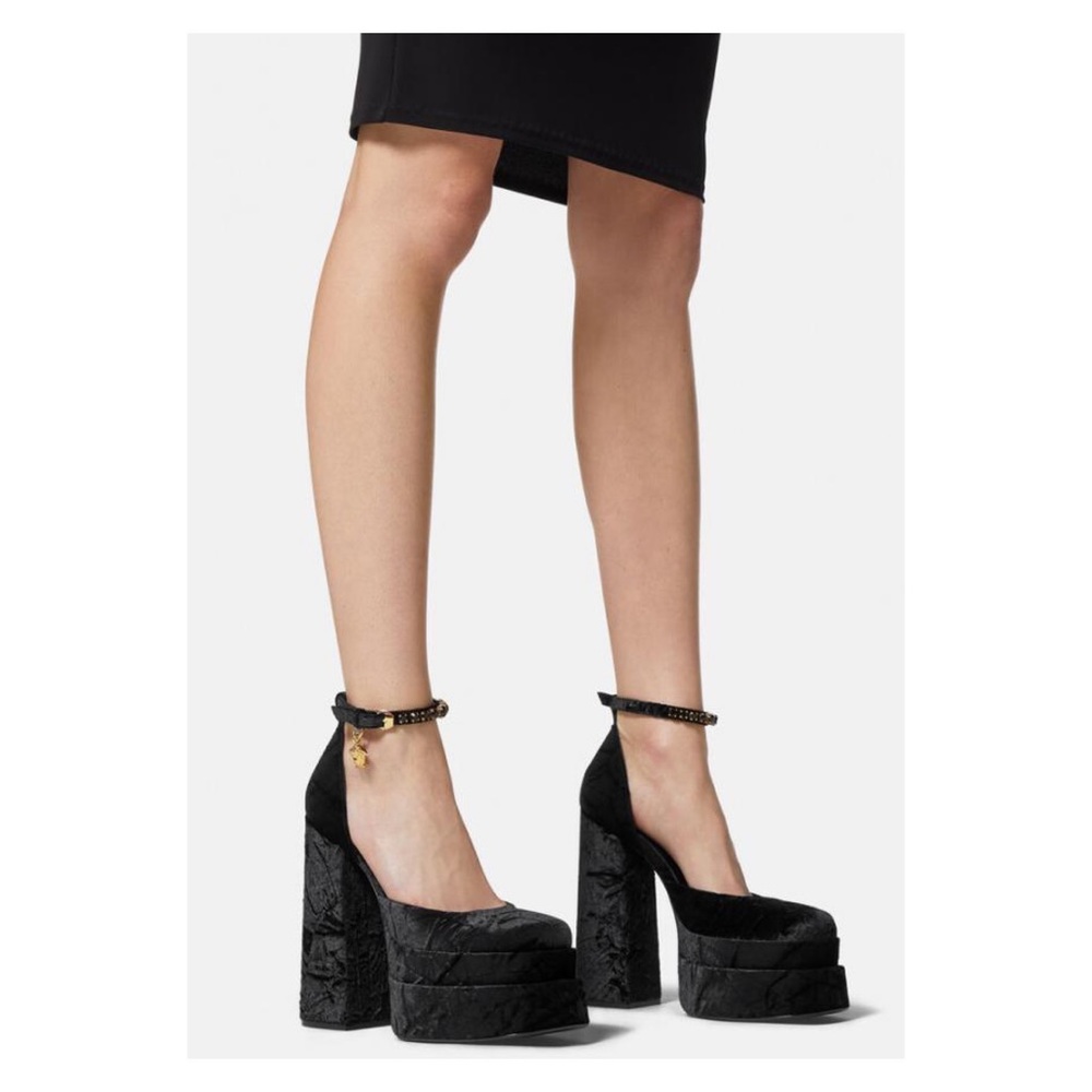 🛑SOLD🛑 New! VERSACE Logo Medusa Aevitas Crushed Velvet Platform Pumps - Picture 4 of 14